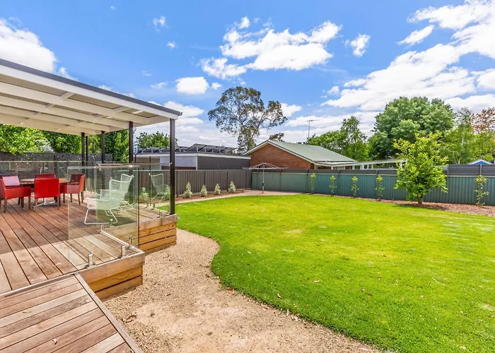 Cosy Retreat On Forest - Non Smoking - Sleeps Upto Six Guest
